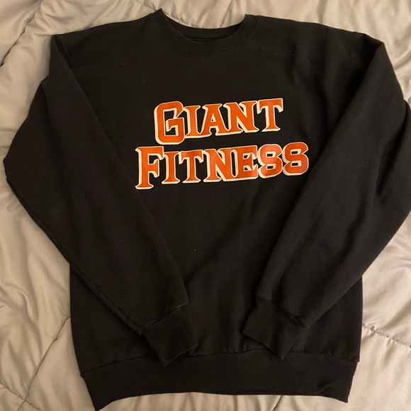 Hanes Other - Giant Fitness Hanes Crew Neck Sweatshirt